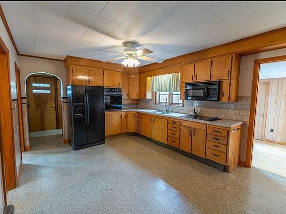 2nd image of 8 Linwood St #1