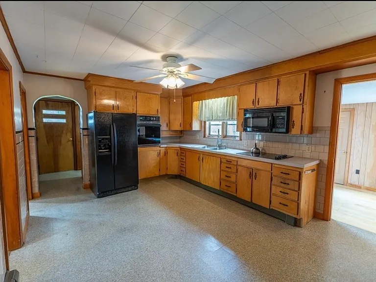 8 Linwood St #1 — Photo 2
