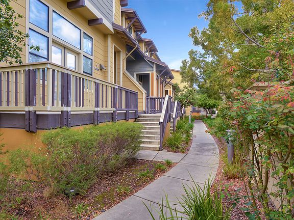 2nd image of 4201 Juniper Ln Unit I
