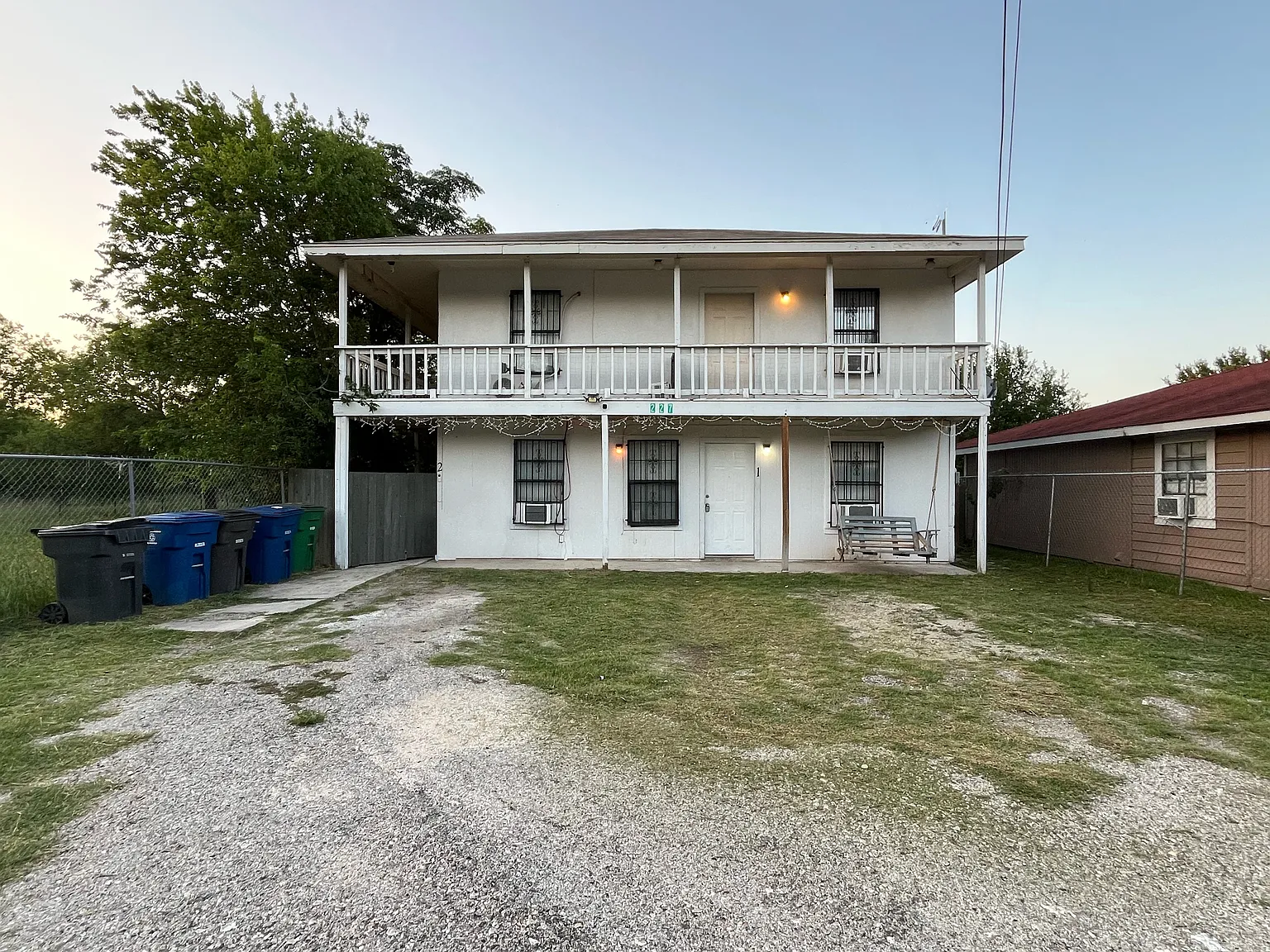3 bed, 1230 sqft, $1,300 — Photo 1