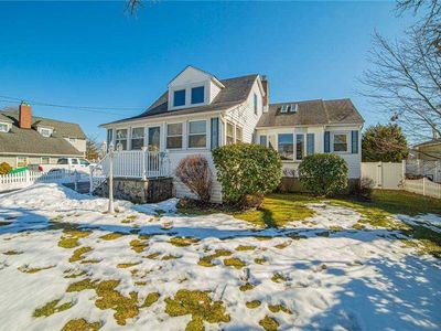 79 Grove St, Lindenhurst, NY, 11757