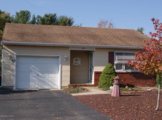 1 Rutland Dr, Toms River, NJ 08757