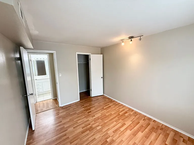 495 E Creekside Cir #D — Photo 8
