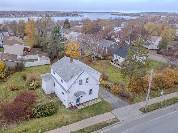 3rd image of 214 Alexandra St