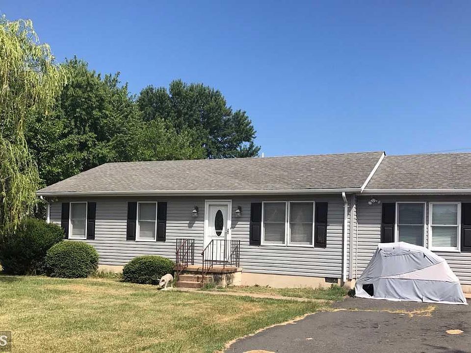 1st image of 7040 Justin Ct W