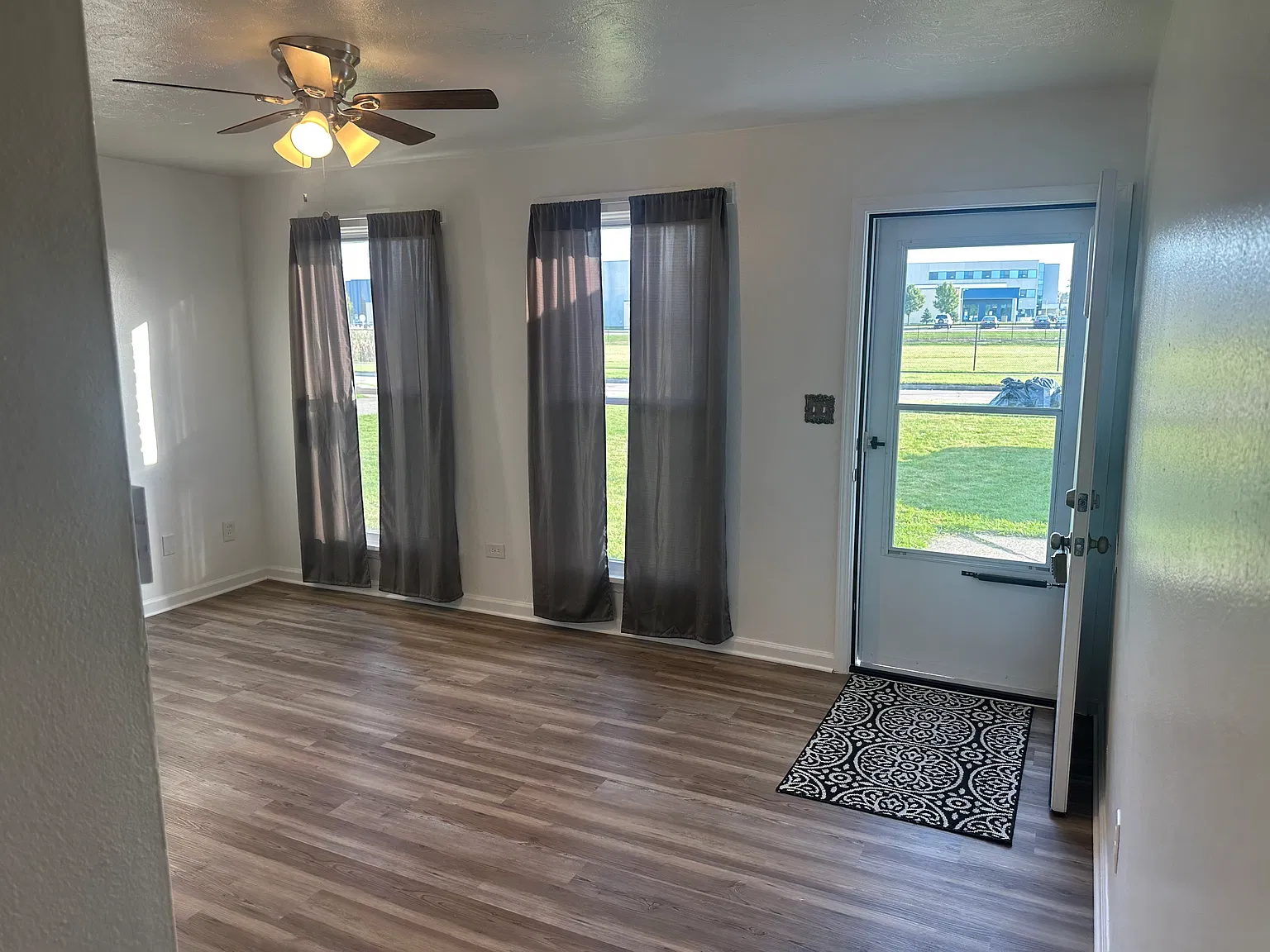 2 bed, 800 sqft, $1,200 — Photo 3
