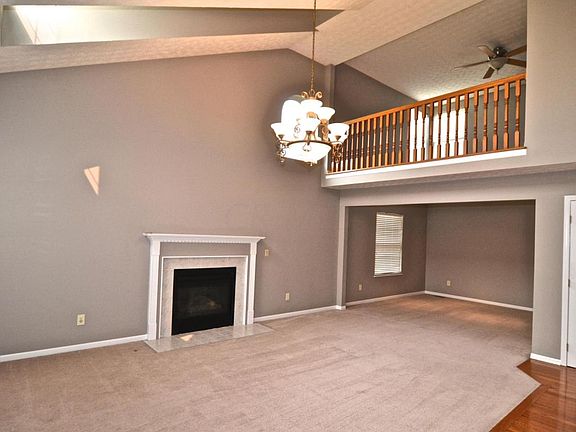 3rd image of 8458 Reynoldswood Dr