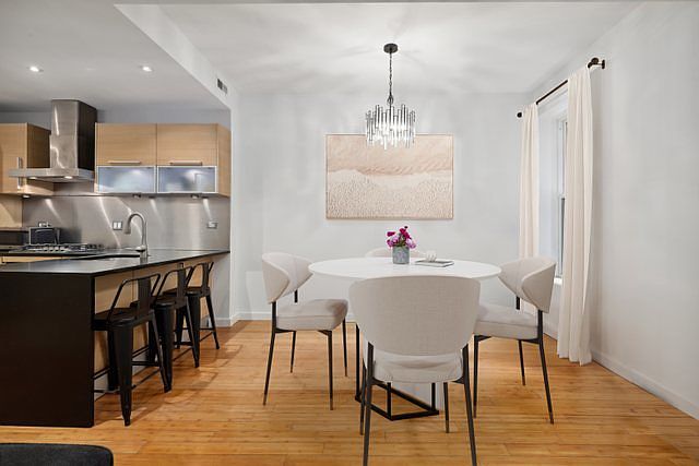 2nd image of 862 N Mozart St APT 1R
