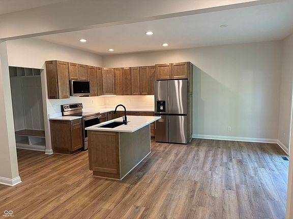 5th image of 315 S Coombs St