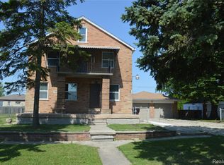 28755 Barkman St, Roseville, MI 48066