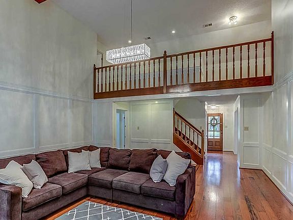 3rd image of 2260 Prestwick Dr