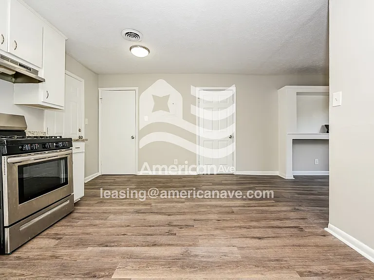 181142_005_dining_room_12962852.jpg
