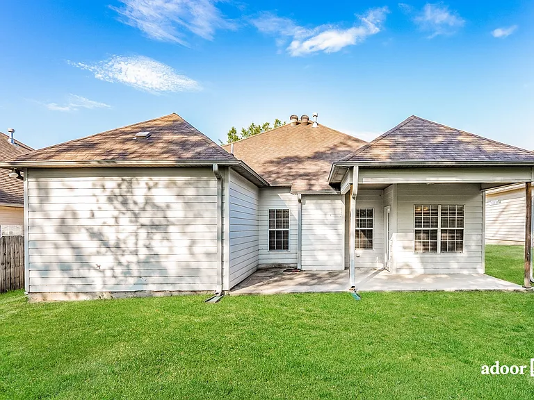 1044 Kerry Dr — Photo 15