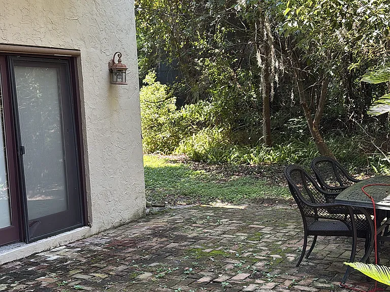 1827 Stanford Rd — Photo 2