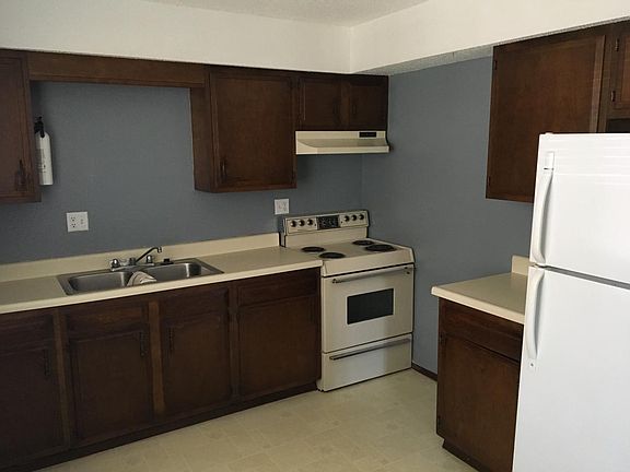 3rd image of 2814 Whitener St APT 6