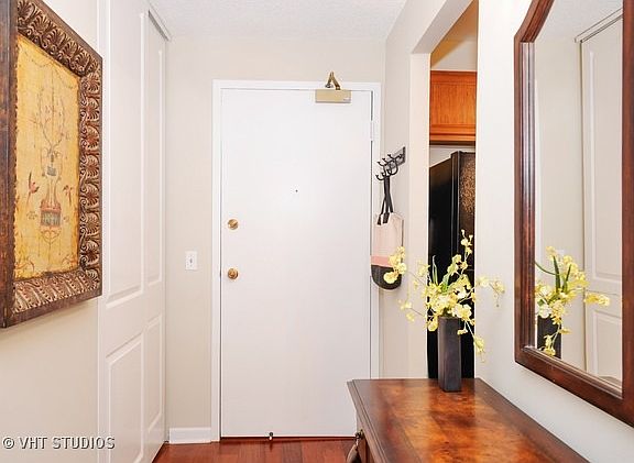 2nd image of 1250 N La Salle Dr APT 1004