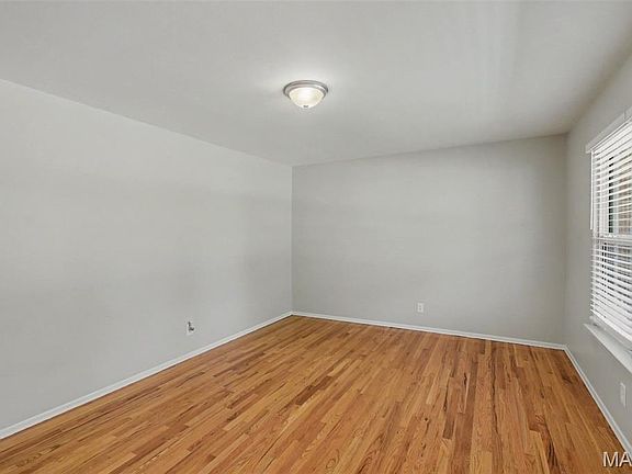 3rd image of 566 Candle Light Ln
