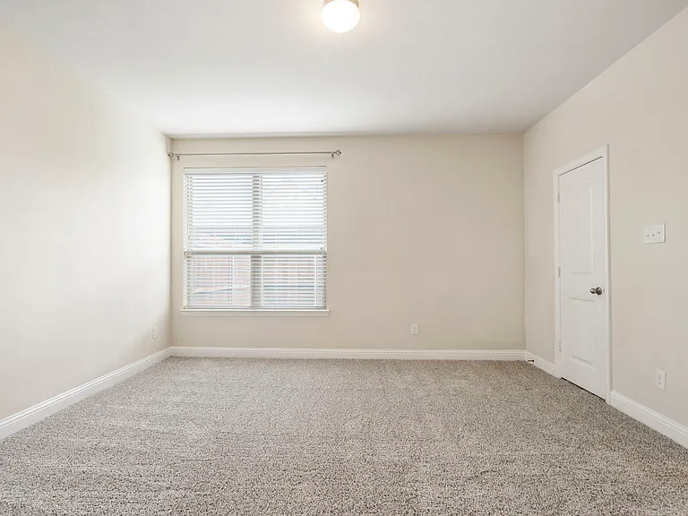2640 Venice Dr #2 — Photo 7