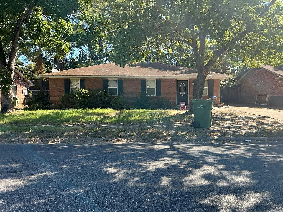 1st image of 828 Rialto Dr