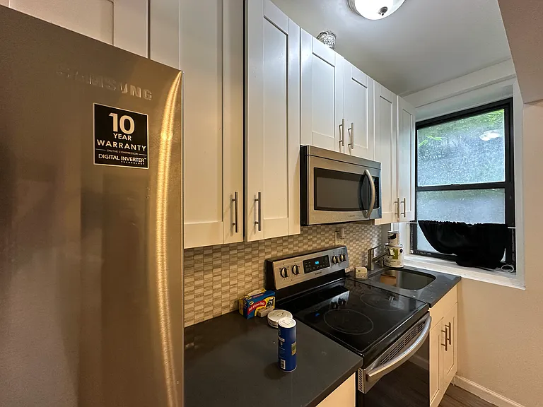 1122 Ocean Ave #1L — Photo 2