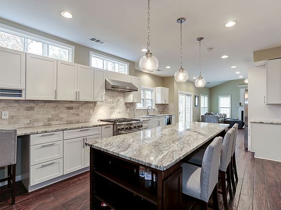 2nd image of 46500 Hollymead Pl