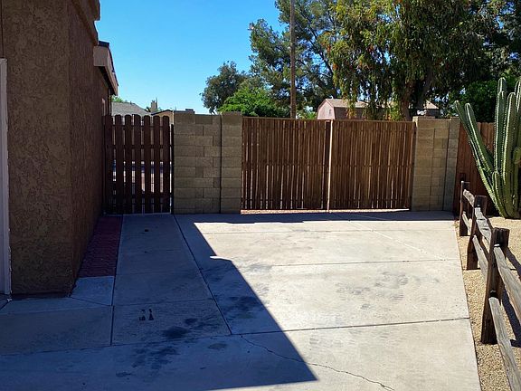 3rd image of 1348 S Windsor Cir