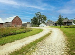 1562 250th St, Waverly, IA 50677