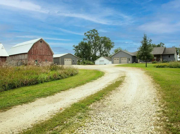 1562 250th St, Waverly, IA 50677