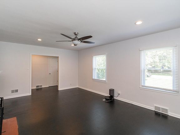 5th image of 1105 Tulip Dr