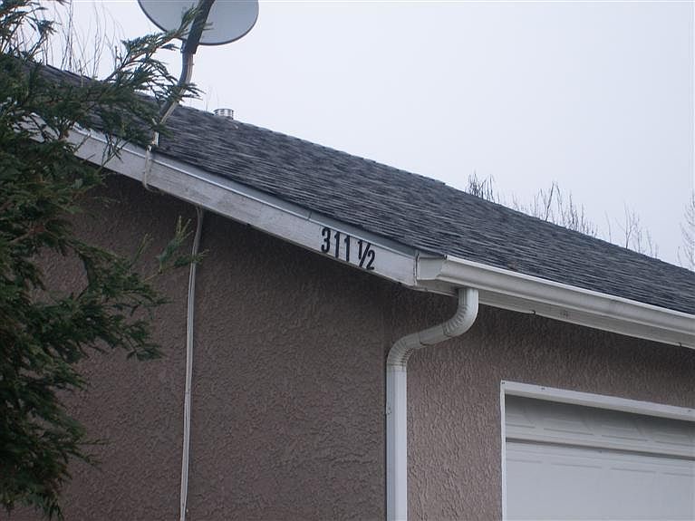 1st image of 311 1/2 Vineyard Ave