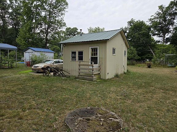 2nd image of 931 S Pierce Rd