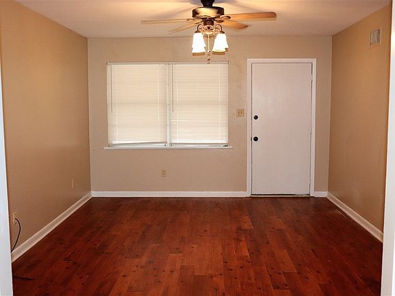 4th image of 8940 Hilton Dr
