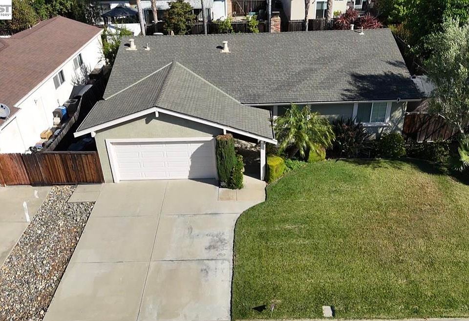 1st image of 118 Diamond Dr