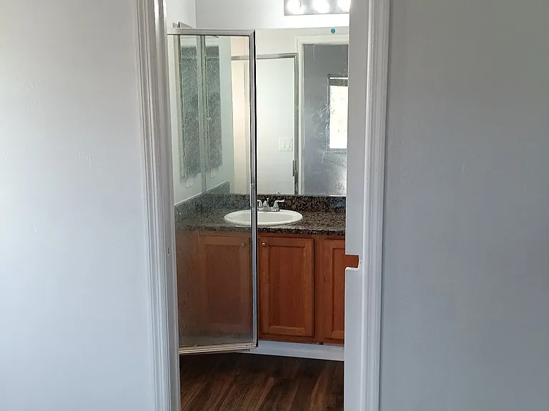 823 Eisenhower Blvd — Photo 8