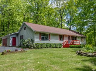 10 White Tail Ln, Penn Yan, NY 14527