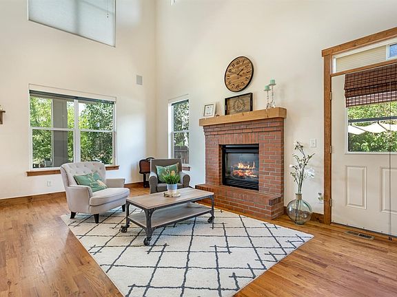 4th image of 78 Wren Ct