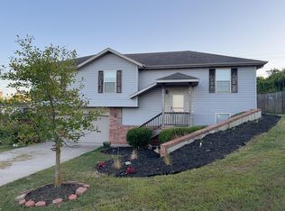 1405 S 13th St, Ozark, MO 65721