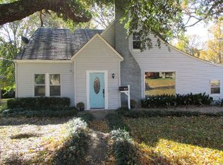 402 E Jolly St, Palestine, TX 75801