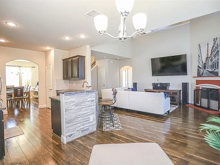 2182 Liriope Ln — Photo 12