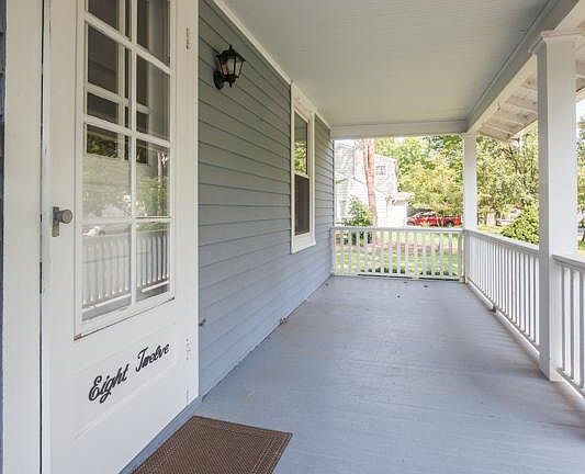 3rd image of 812 Floral Ave
