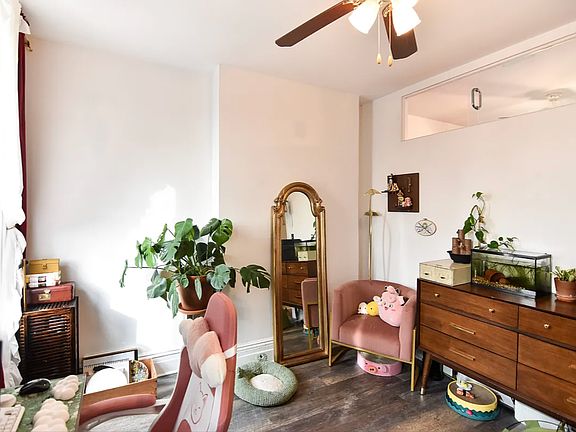 2nd image of 818 Manhattan Ave APT 4L