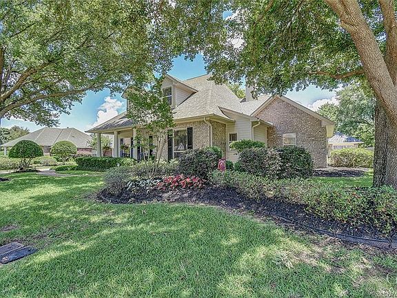2nd image of 139 Woodvale Creek Cir