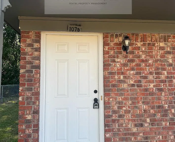 107 Club Ln #B — Photo 2