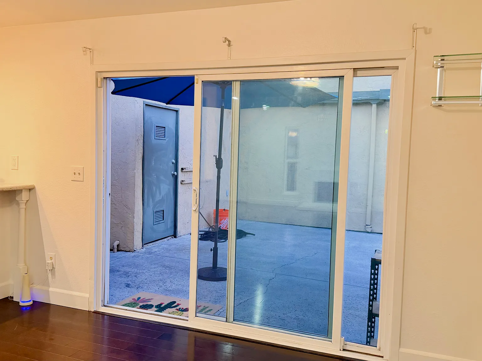 3 bed, 1350 sqft, $3,650 — Photo 3