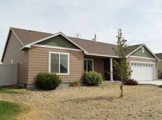 7915 Snoqualmie Dr, Pasco, WA 99301