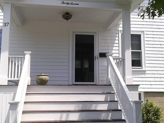 2nd image of 37 Parkway Cres