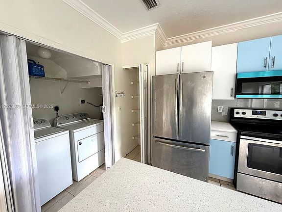 2nd image of 1512 SE 31st Ct #1512