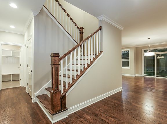 3rd image of 1220 N Race Ave