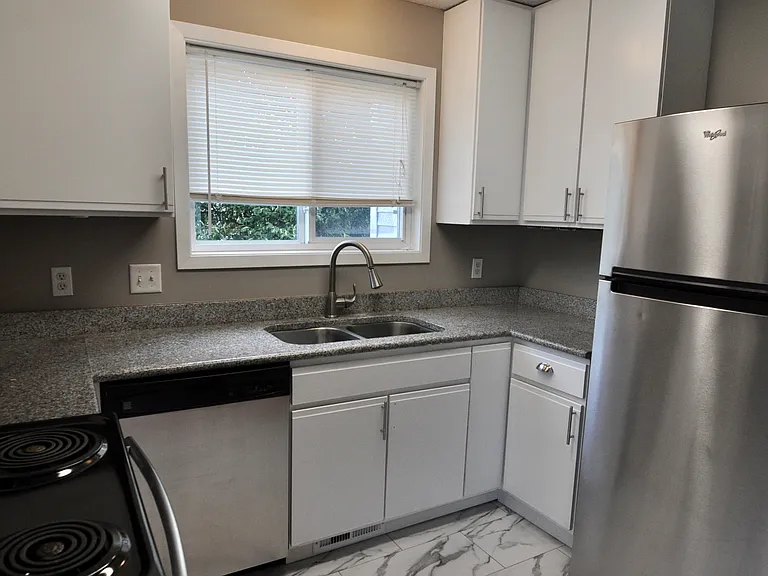 15511 Float Ln — Photo 3