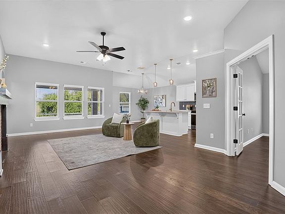 5th image of 3051 Wister Rd